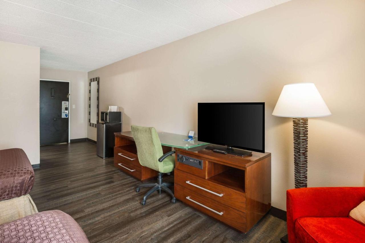 Fairmount Inn & Suites - Stroudsburg, Poconos Делауер Уотър Гап Екстериор снимка