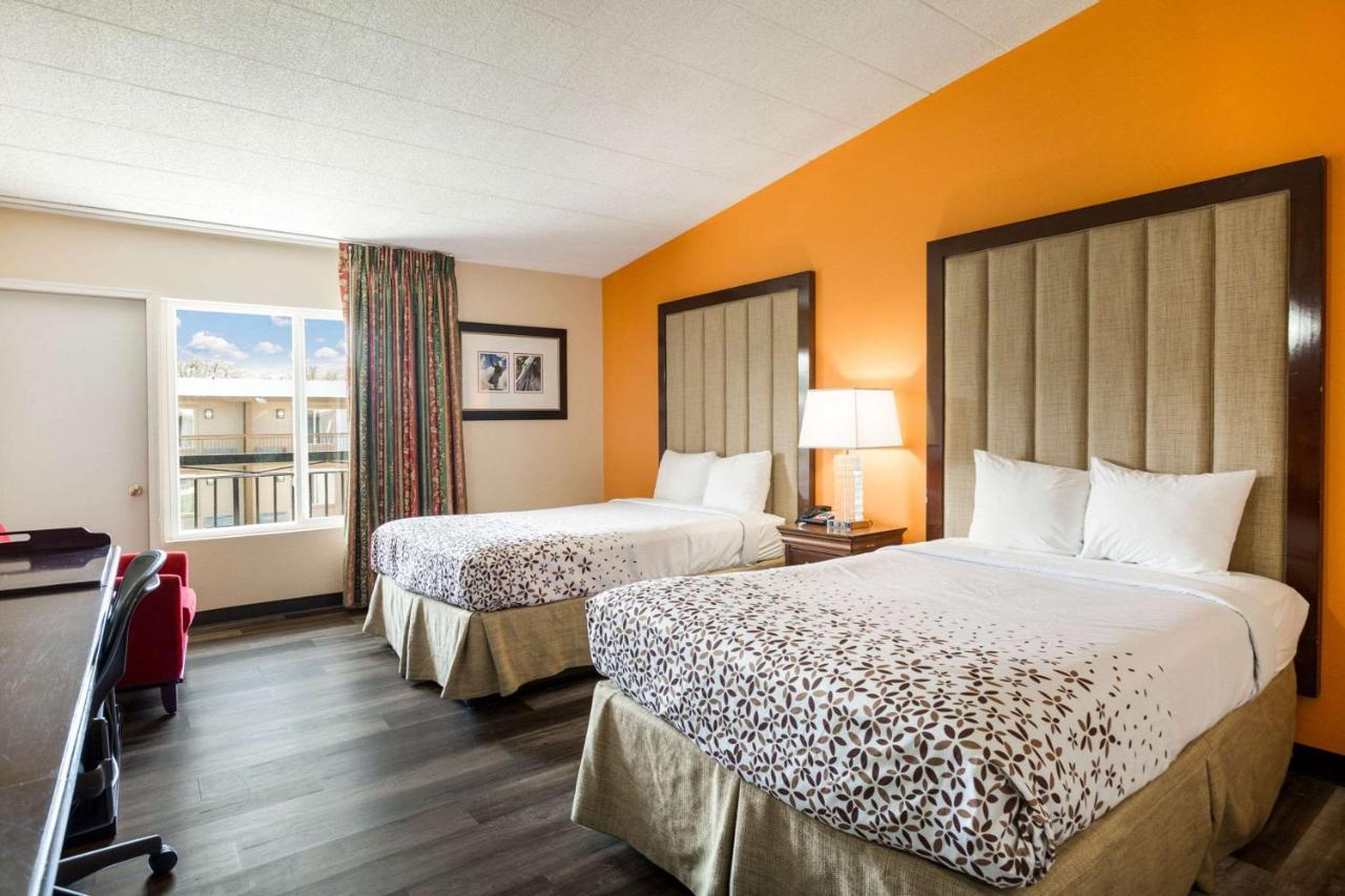 Fairmount Inn & Suites - Stroudsburg, Poconos Делауер Уотър Гап Екстериор снимка