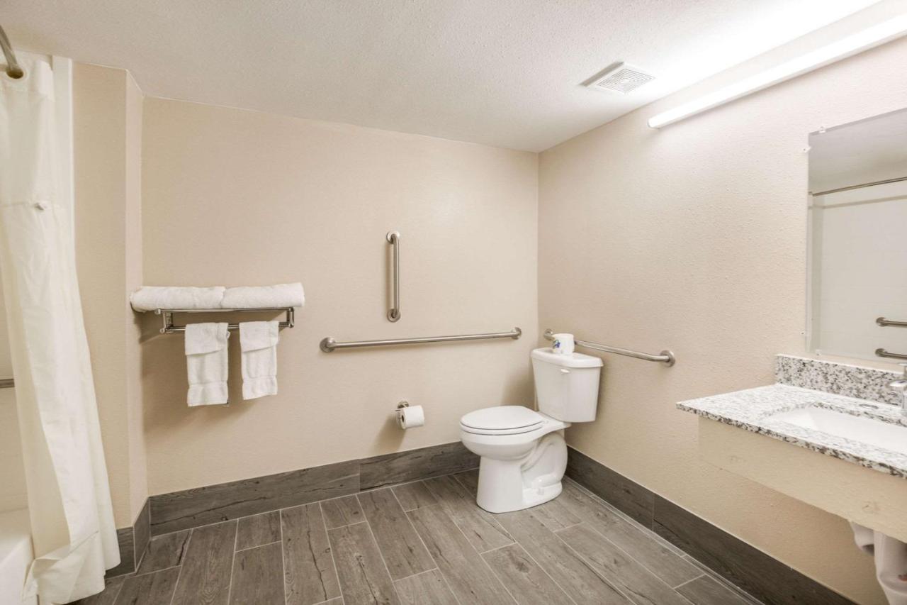 Fairmount Inn & Suites - Stroudsburg, Poconos Делауер Уотър Гап Екстериор снимка